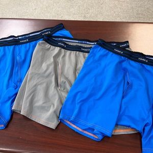 Men’s Hanes Sz XL Xtemp briefs preowned worn once. Perfect condition